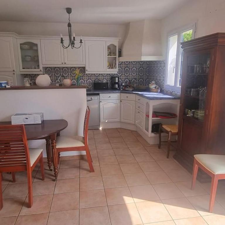 Villa Chantal proche centre ville / Piscine / Clim / Parking - Villa 3 Chambres - 21