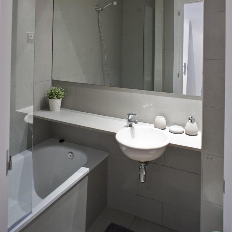 Flateli Llúria - One-Bedroom Apartment - 21