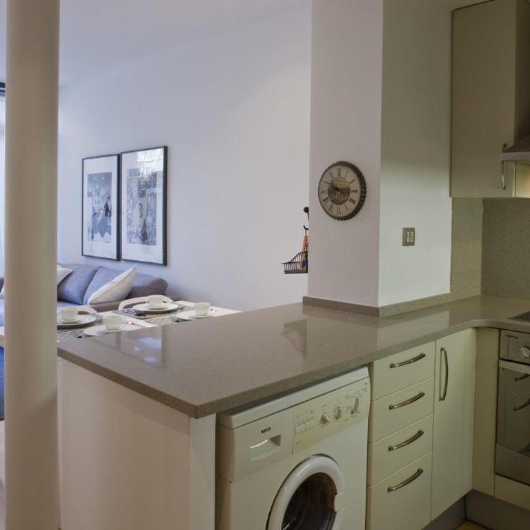 Flateli Llúria - One-Bedroom Apartment - 13