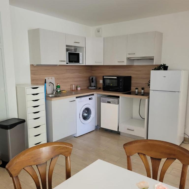 Superbes appartements neufs à Montpellier - Two-Bedroom Apartment - 13