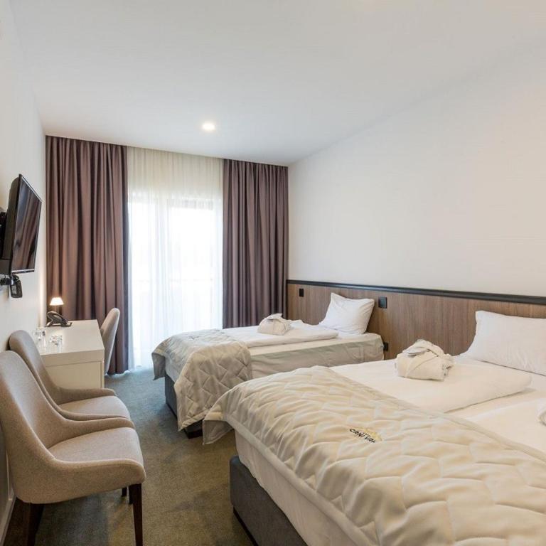 Hotel Crni Vrh - Dvokrevetna Soba sa Bračnim Krevetom ili Zasebnim Krevetima, i Pomoćnim Ležajem - 5