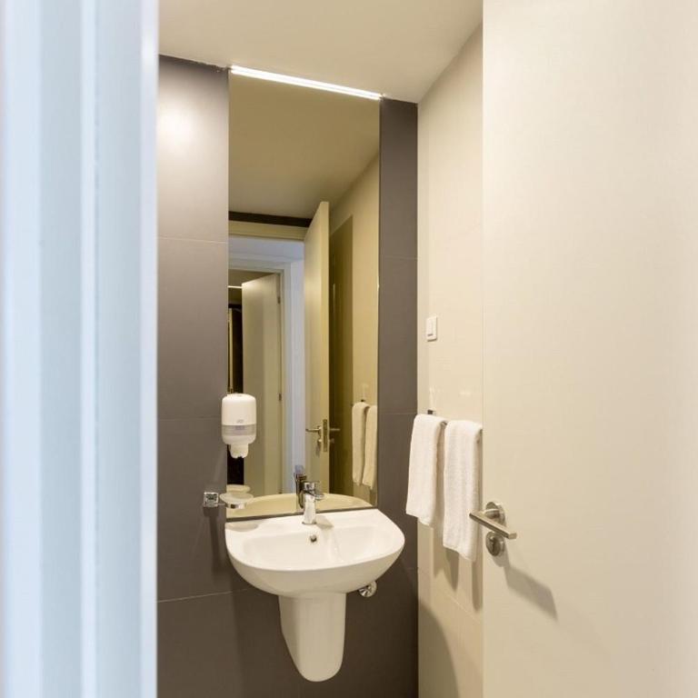 Hotel Crni Vrh - Dvokrevetna Soba sa Bračnim Krevetom ili Zasebnim Krevetima, i Pomoćnim Ležajem - 6