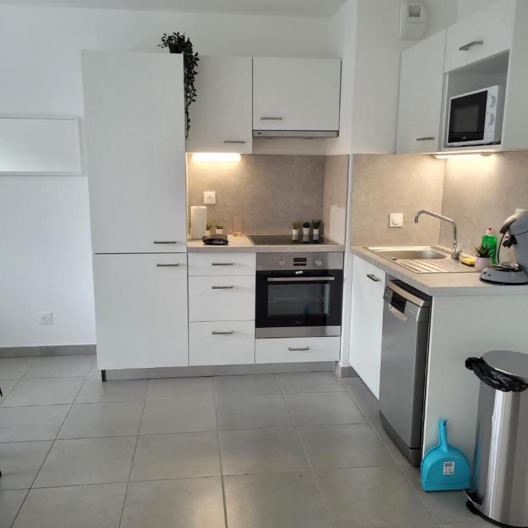 Superbes appartements neufs à Montpellier - Two-Bedroom Apartment - 6