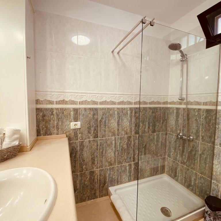 Royal Holiday Home - Apartamento - 38