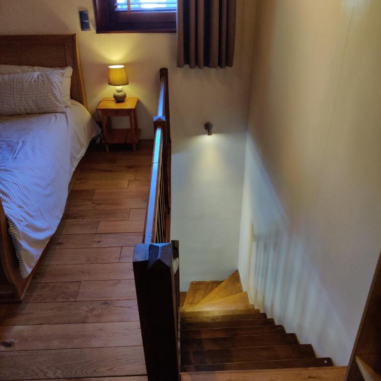 Spacious Ski Chalet In Traditional French Village, sleeps 8, Four Star with fibre broadband - Chalet - 45