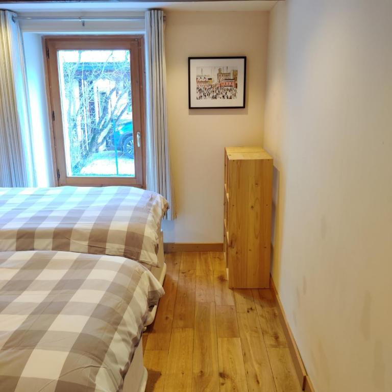 Spacious Ski Chalet In Traditional French Village, sleeps 8, Four Star with fibre broadband - Chalet - 53