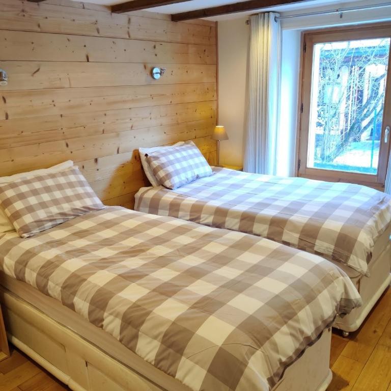 Spacious Ski Chalet In Traditional French Village, sleeps 8, Four Star with fibre broadband - Chalet - 60