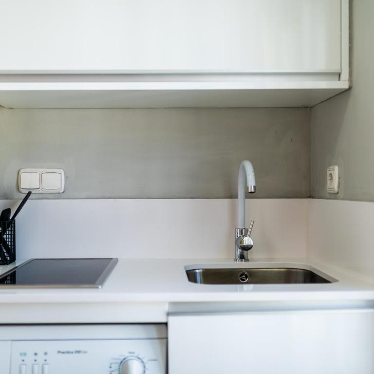Coqueto Estudio Ático en pleno centro de Granada - One-Bedroom Apartment - 7