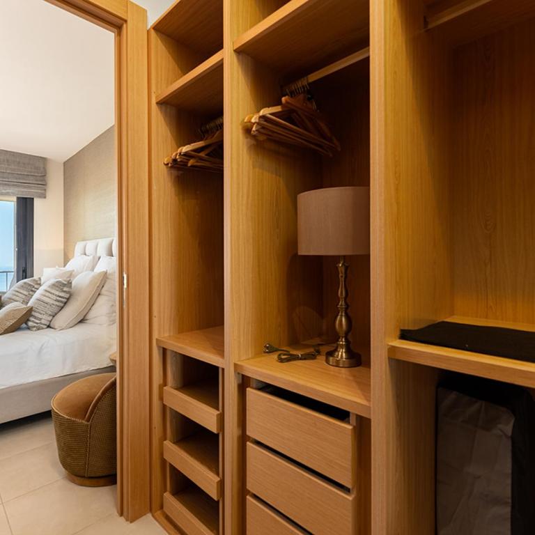 360° seaview apartment Samara Resort Marbella - Three-Bedroom Apartment - 23