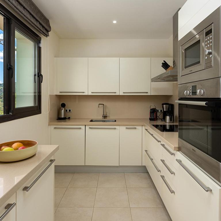 360° seaview apartment Samara Resort Marbella - Three-Bedroom Apartment - 18