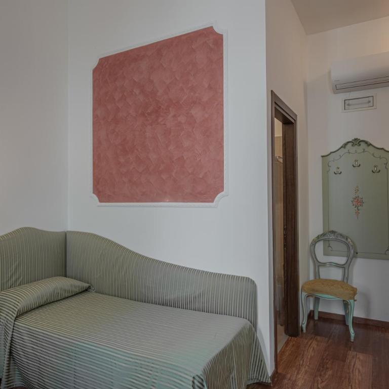 Hotel al Sotoportego - Camera Tripla con Vista Canale - 7