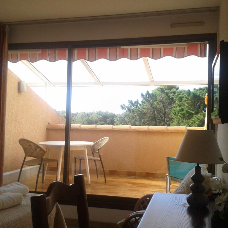 Hôtel Les Palmiers - Chambre Lits Jumeaux avec Terrasse - 1