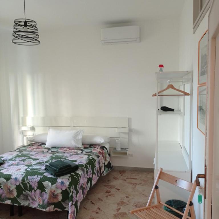 CasaRA - Double or Twin Room with Bathroom - 12