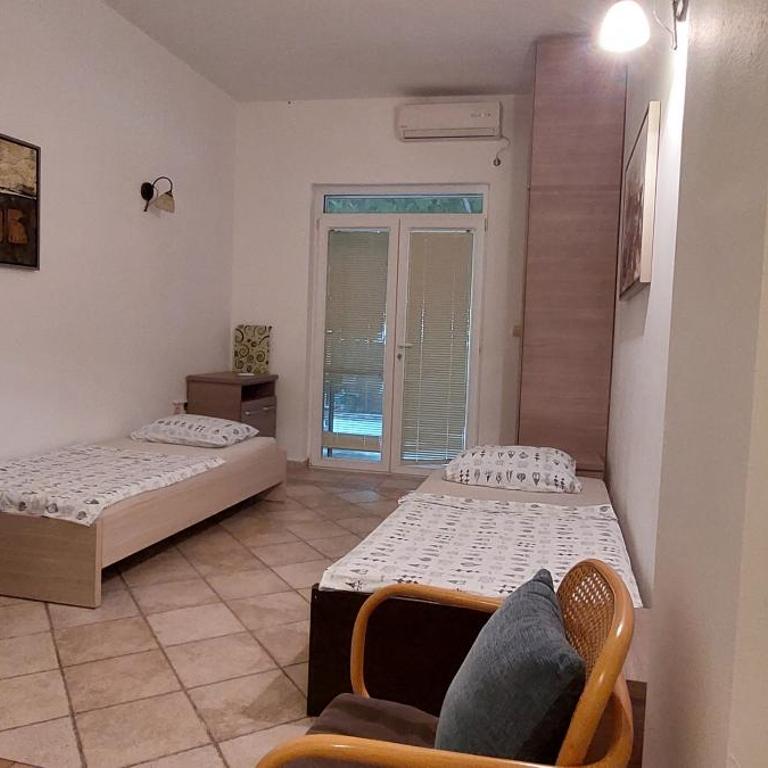 Spa Resort Luxury Apartments - Studio with Terrace - 4