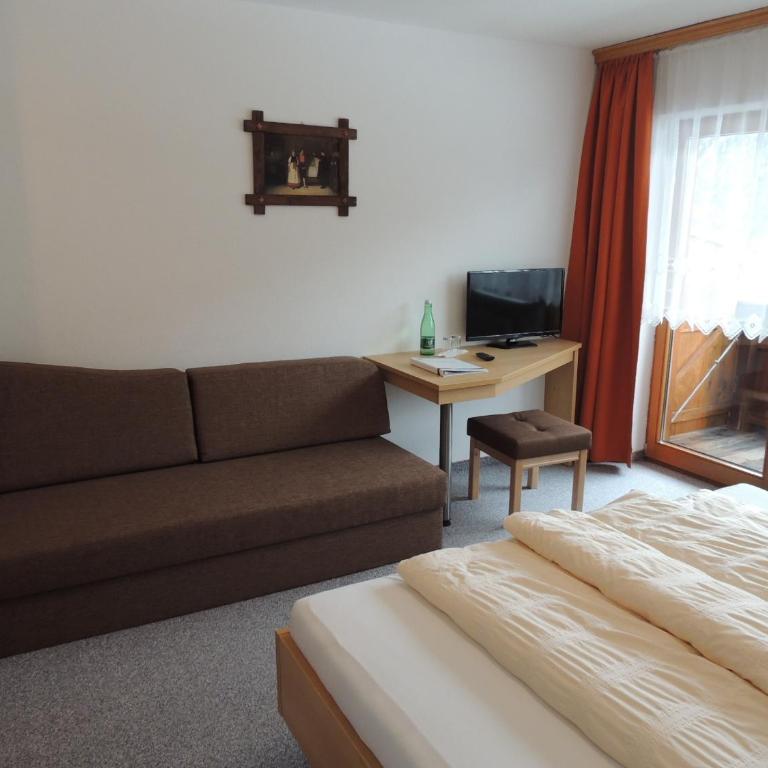 Pension Winnebach - Doppelzimmer mit Balkon - 5
