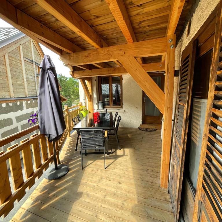 LE BLIZZARD Bel appartement avec grande terrasse dans vieille ferme de montagne rénovée - Apartment - 17