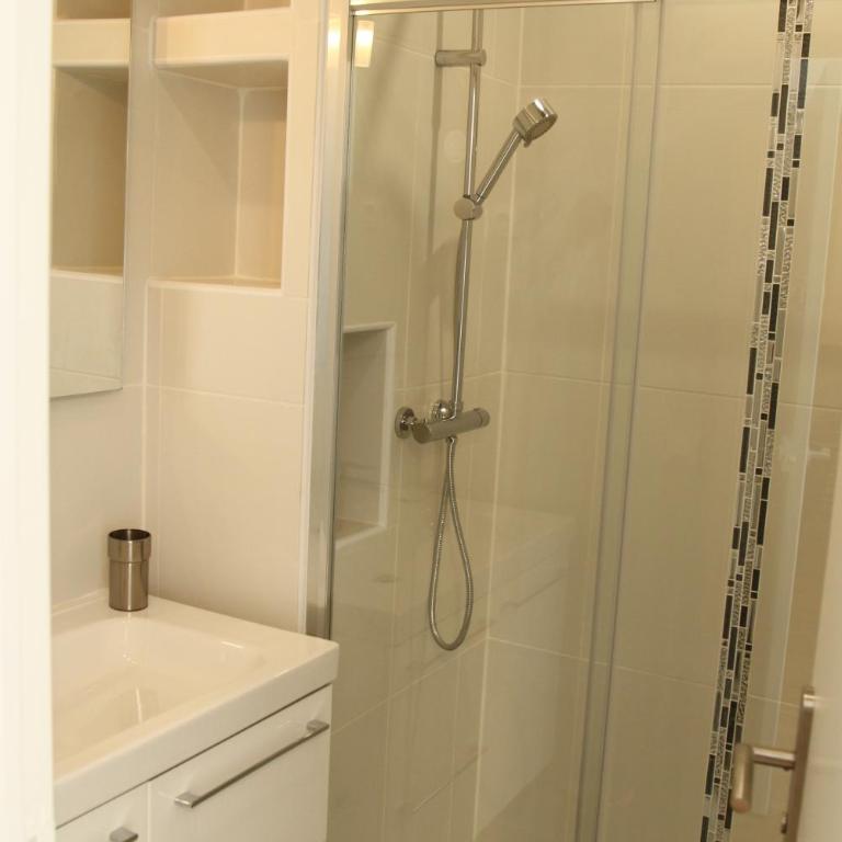 3 double bedrooms apartment in Montmartre near subway AC - Appartement - Rez-de-Chaussée - 8