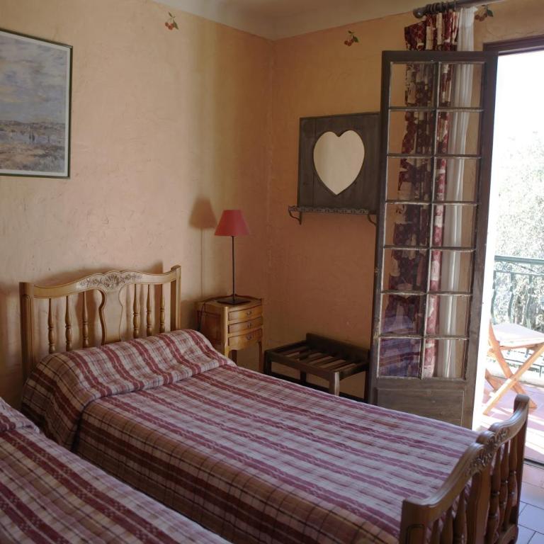 Auberge De La Madone - Provençale Zweibettzimmer mit Balkon und Talblick - 3