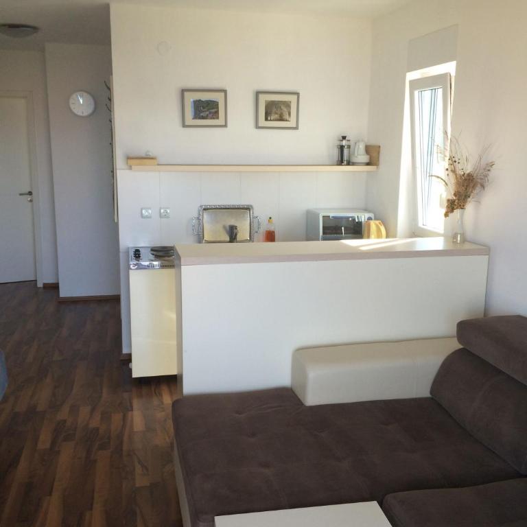 Villa Dobre Vode - One-Bedroom Apartment with Balcony and Sea View - 3
