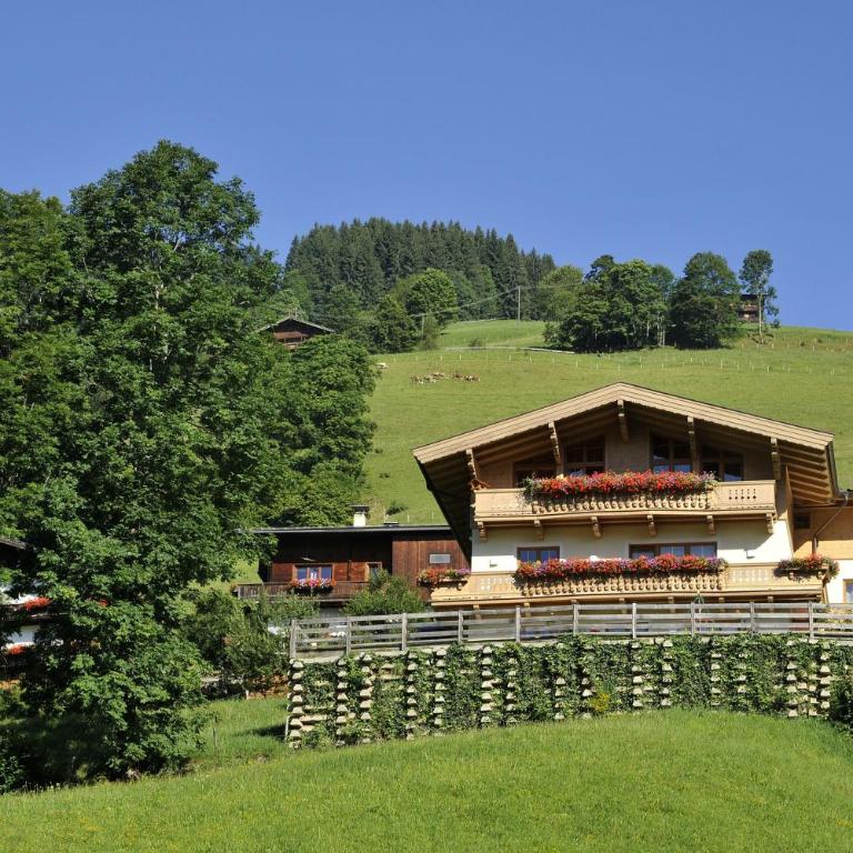 Ferienwohnung Schmid - Apartment mit 2 Schlafzimmern und Gartenblick - 1