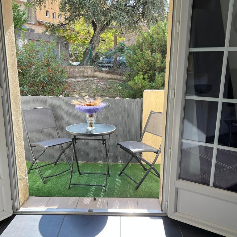 L'appart Isa&Marc T2 avec rez-de-jardin (bus aéroport) tout équipé pour 4 personnes; - Appartement 1 Chambre - 1