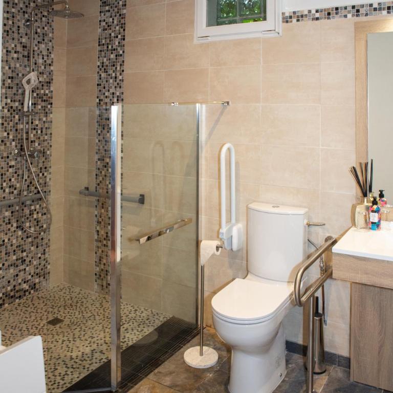 HOTEL DES DAUPHINS - Chambre Double - Accessible aux Personnes à Mobilité Réduite - 3