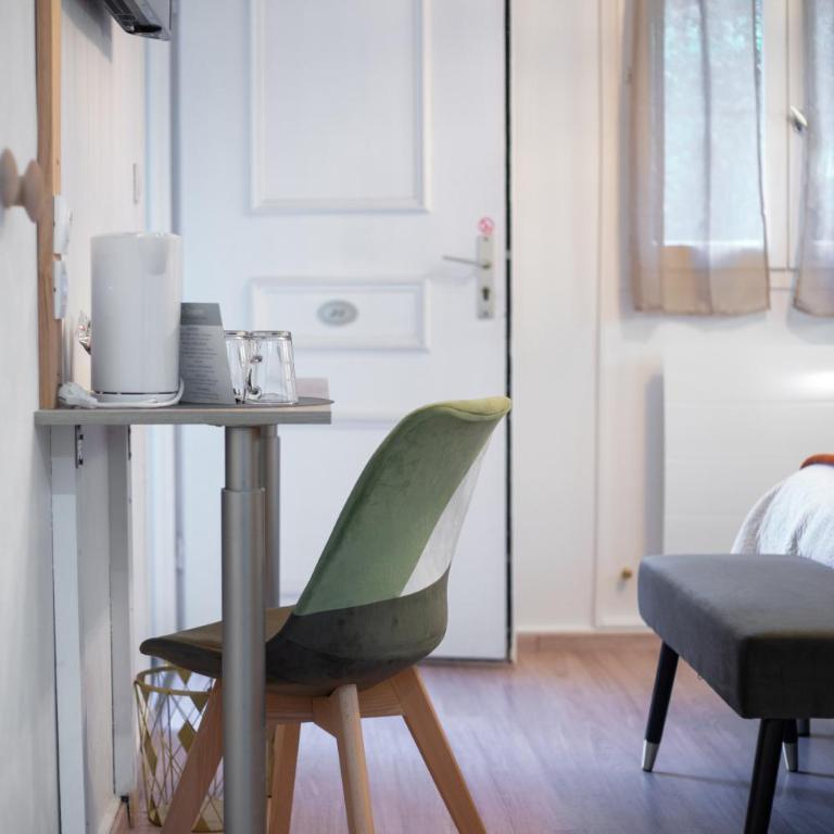 HOTEL DES DAUPHINS - Chambre Double - Accessible aux Personnes à Mobilité Réduite - 5
