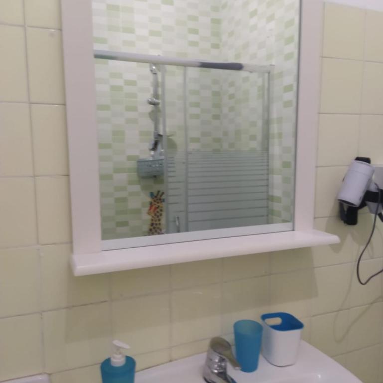 Céntrico piso con aparcamiento gratuito - Apartment - 69