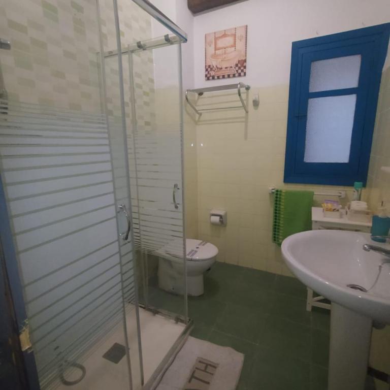 Céntrico piso con aparcamiento gratuito - Apartment - 68