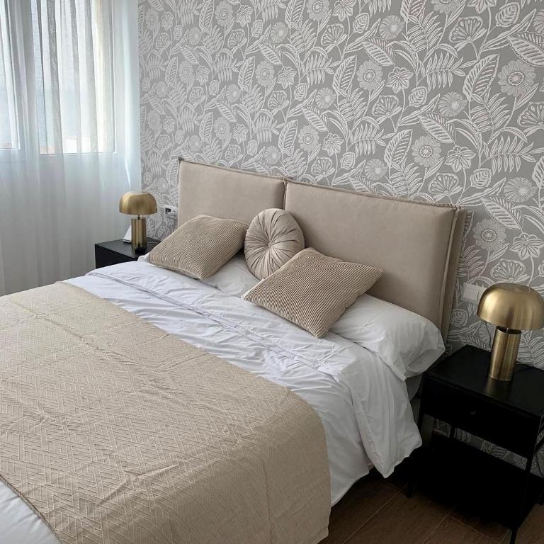 Don Gustavo Modern Apartment, Sea Views & Pool - One-Bedroom Apartment - 9