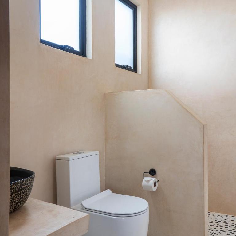 UJO Condo Boutique - Estudio con balcón - 5