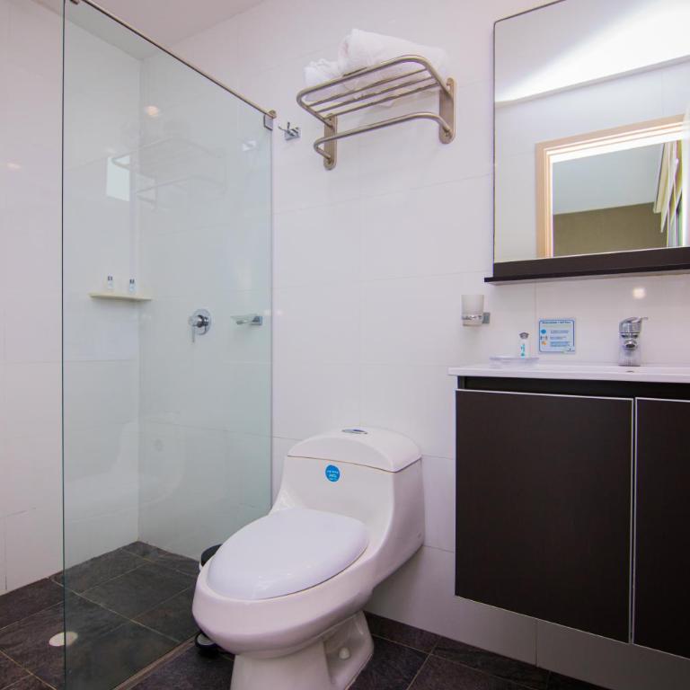Varanasi Hotel Boutique Aeropuerto - Habitación Doble Deluxe - 2 camas dobles - 17