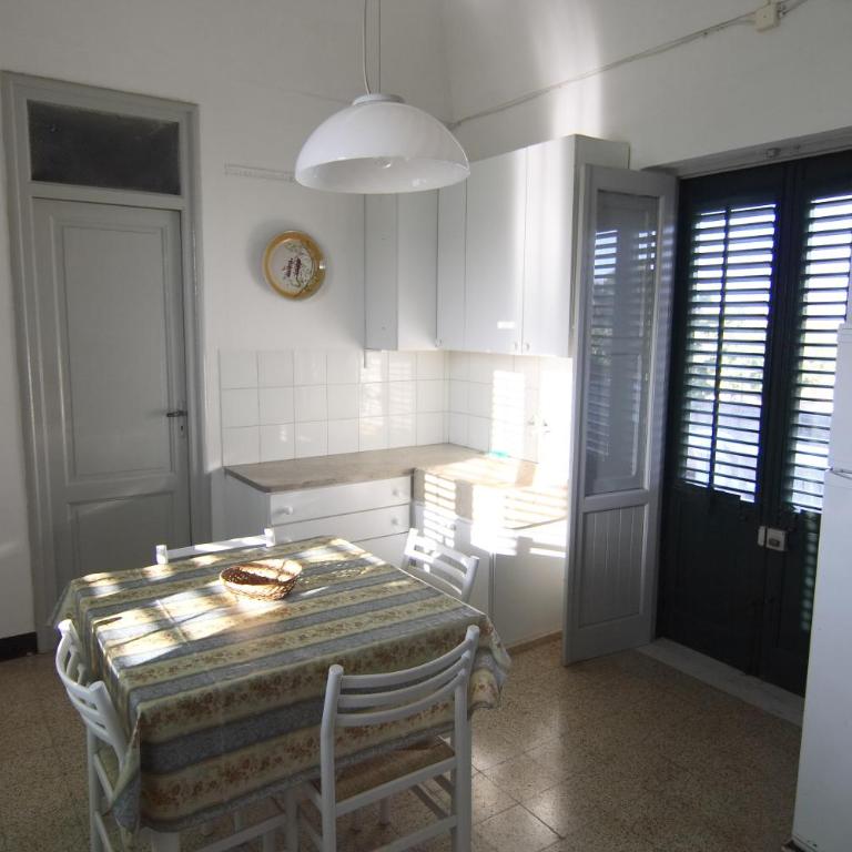 Casale Due Palme - Casa Vacanze con 2 Camere da Letto e Terrazza (4 Adulti) - 10