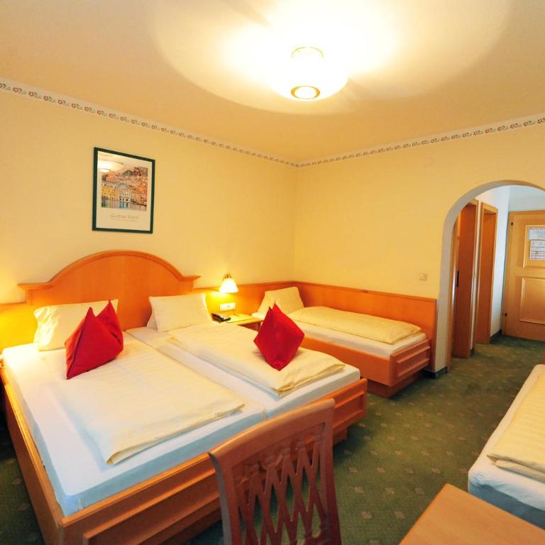 Ski in Ski out Hotel Unterellmau inkl Jokercard - Vierbettzimmer - 2