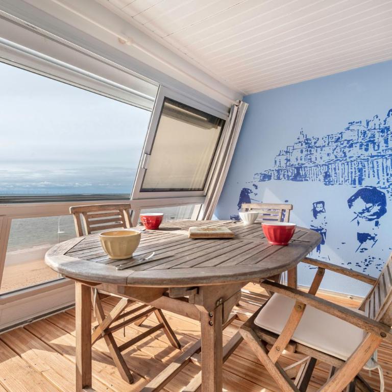 Face à la mer, appartement sous les toits pour 4 - Apartment - 4
