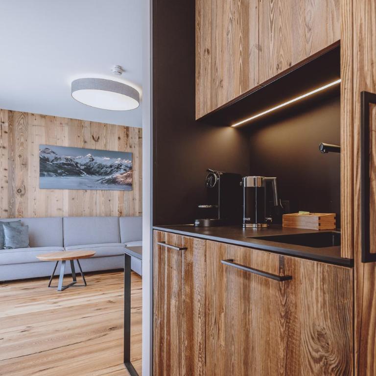 ZAGLGUT Premium Hotel & Chalets, Zell am See-Kaprun - Wellness & Infinity Pool, Air Conditioning, Panoramic Views & Summer Card Included - Suite mit Sauna und Badewanne - 3