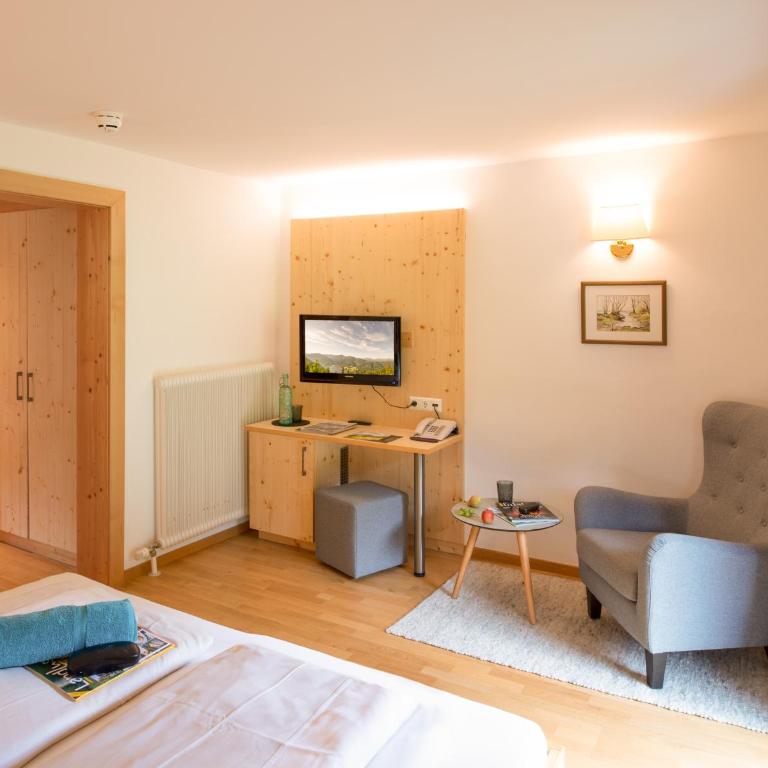 Hotel Nagglerhof am Weissensee - Doppelzimmer mit Bergblick - 2
