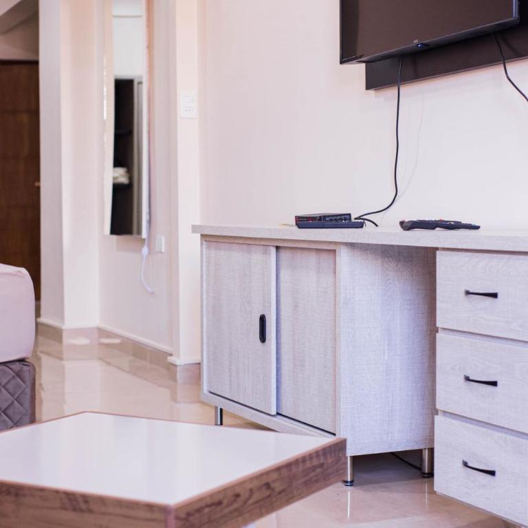 Liebling Hotel Ciudad del Este - Deluxe Quadruple Room - 4
