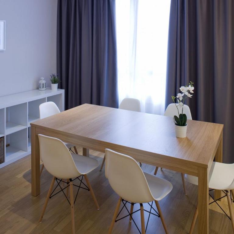 Flateli Pelayo H1 - Three-Bedroom Apartment - 6
