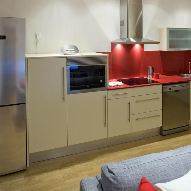 Flateli Pelayo H1 - Three-Bedroom Apartment - 8
