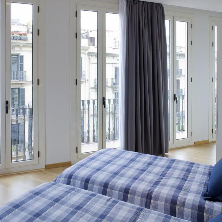Flateli Pelayo H1 - Three-Bedroom Apartment - 1