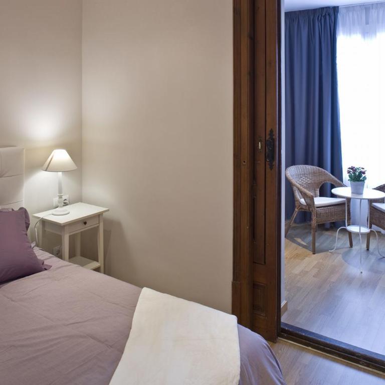 Flateli Pelayo H1 - Three-Bedroom Apartment - 16
