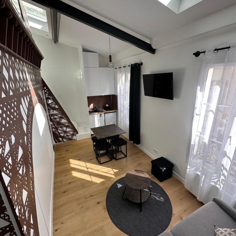 Beatrice et Emmanuel Meublé Eiffel - Appartement avec Mezzanine - 3ème Étage - 4