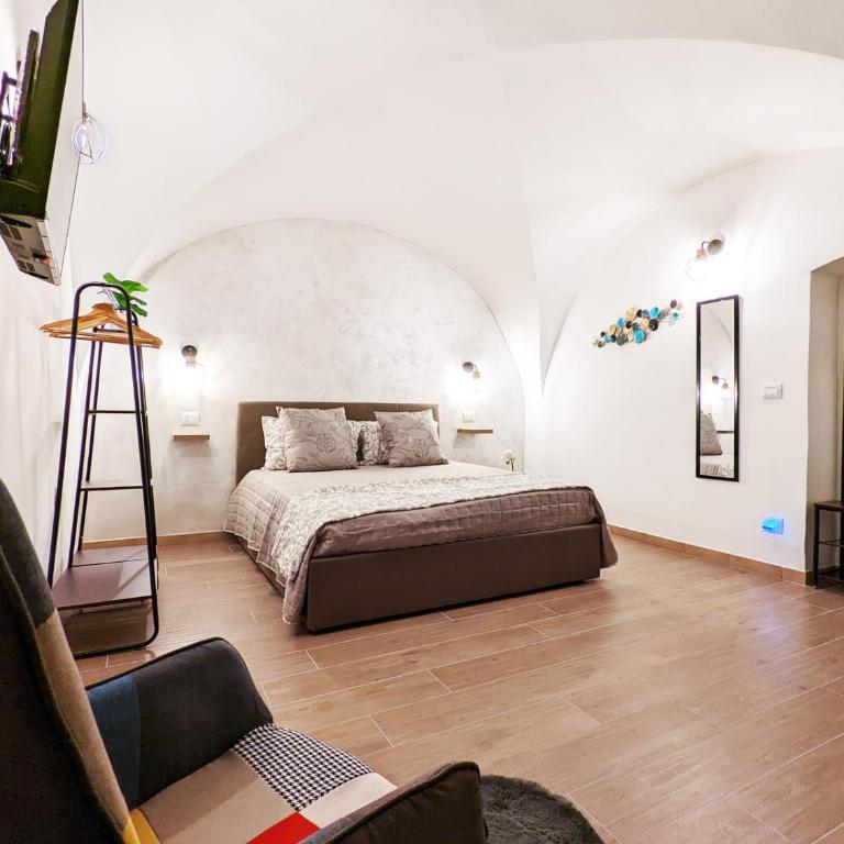 Dama Suites Romantic Private Jacuzzi Bari - Appartamento con 1 Camera da Letto - 3