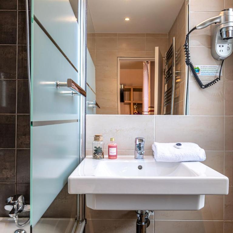 Hotel Ariane Montparnasse by Patrick Hayat - Deux Chambres Doubles Classiques Adjacentes - 5