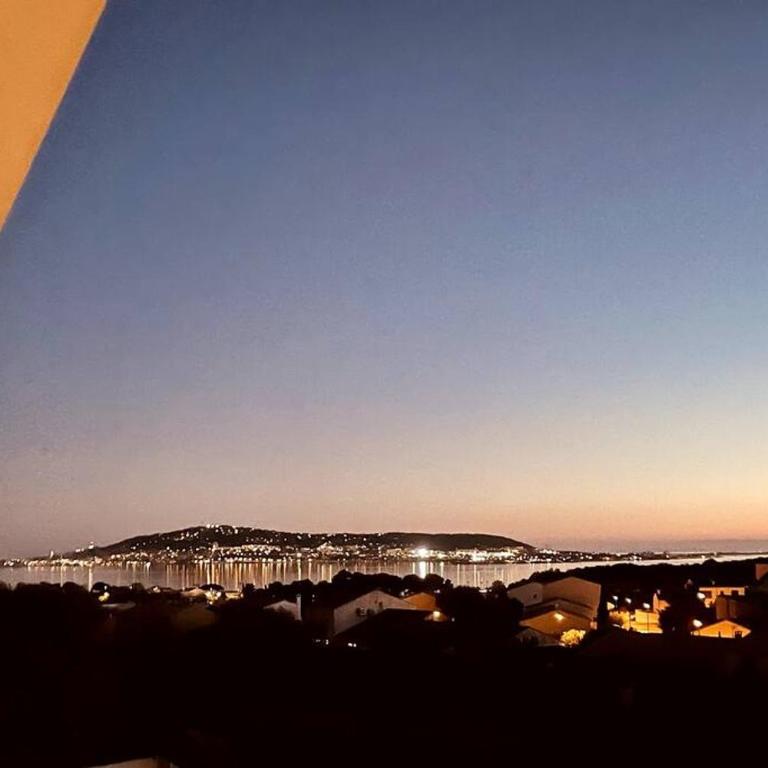 RAVISSANT T2 AVEC VUE MAGIQUE SUR L'ETANG DE THAU - Appartement 1 Chambre - 7