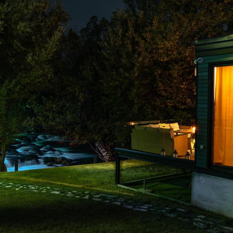 Waterfall Glamping Cabin - One-Bedroom House - 24