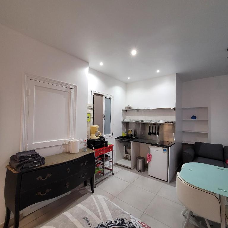 Studio @Paris-Centre Montmarte Sacre-coeur Opera Louvre - Appartement - Rez-de-Chaussée - 8