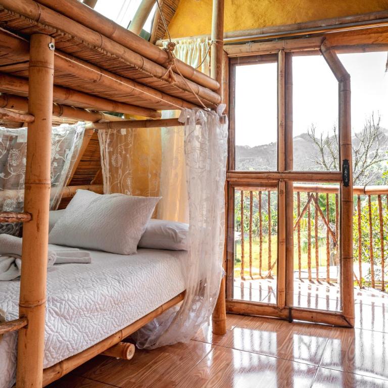 Chalet Ecoturismo La Nohelia - Family Room with Mountain View - 7