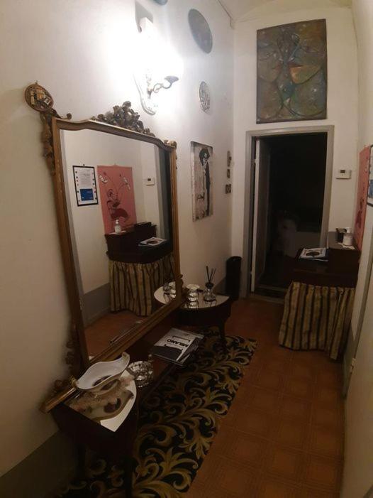 Vasari Home - Appartamento con 2 Camere da Letto - 58
